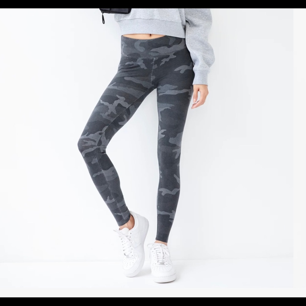 Size XXS TNA grey camouflage leggings